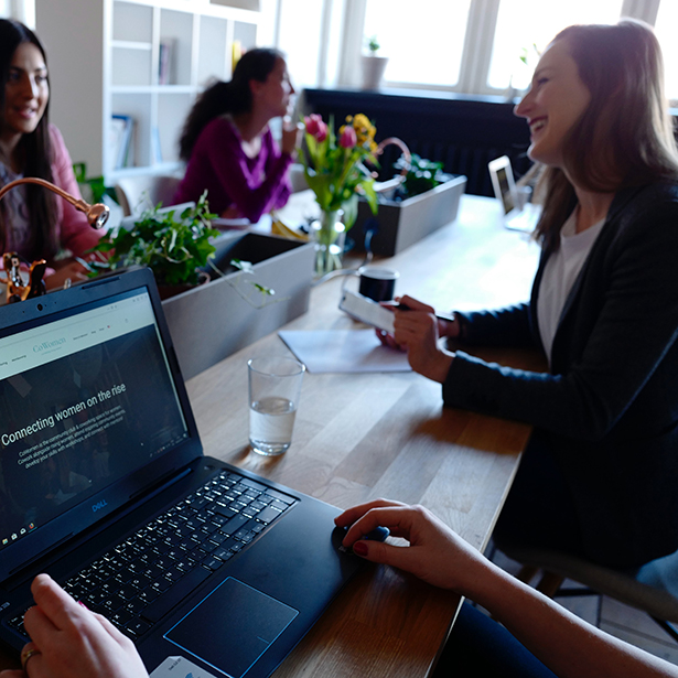 Location d’un espace de coworking équipés à la carte : ½ journée, journée, la semaine, le mois, voire plus...